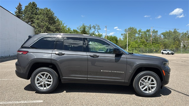 new 2025 Jeep Grand Cherokee car, priced at $42,848
