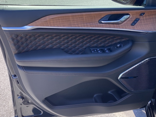 new 2025 Jeep Grand Cherokee car, priced at $59,672