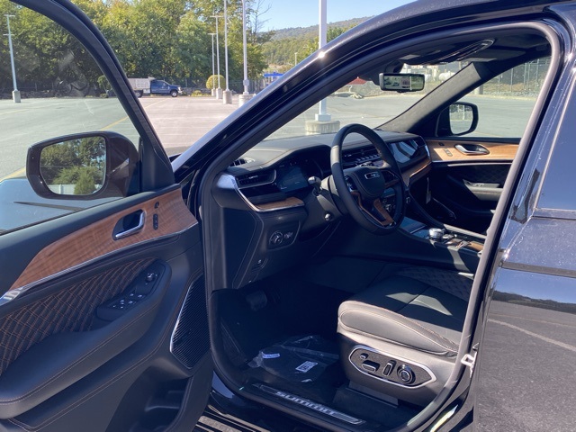 new 2025 Jeep Grand Cherokee car, priced at $59,672