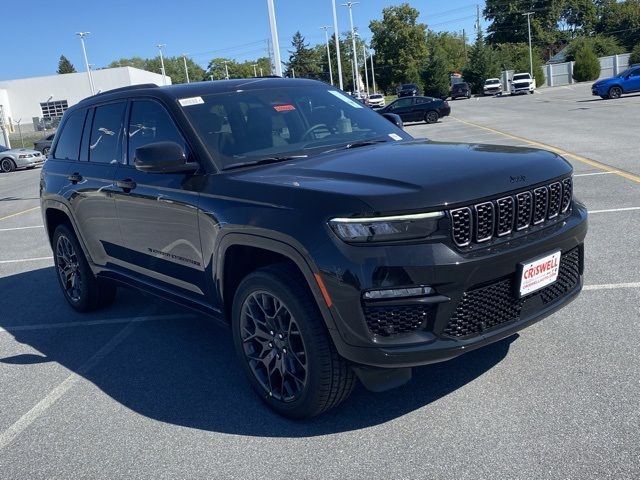 new 2025 Jeep Grand Cherokee car, priced at $59,672