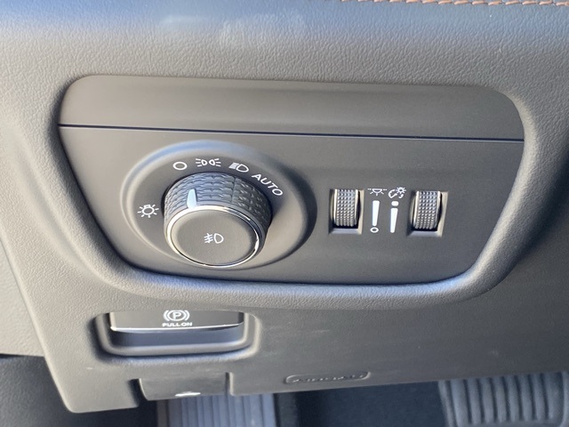 new 2025 Jeep Grand Cherokee car, priced at $59,672