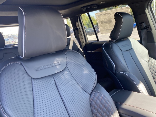 new 2025 Jeep Grand Cherokee car, priced at $59,672