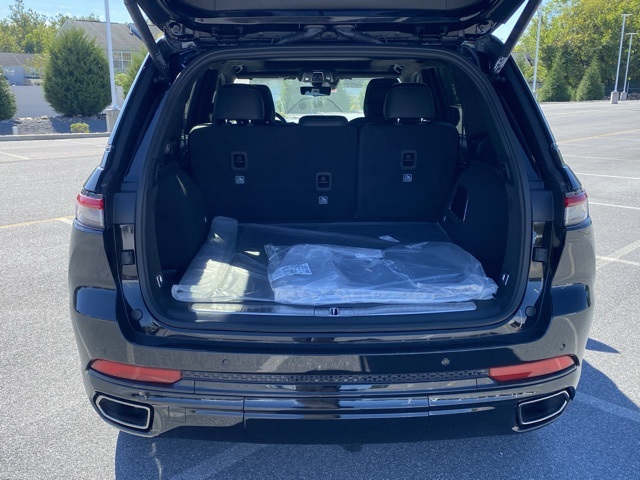 new 2025 Jeep Grand Cherokee car, priced at $59,672