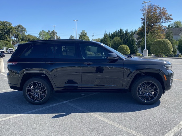 new 2025 Jeep Grand Cherokee car, priced at $59,672