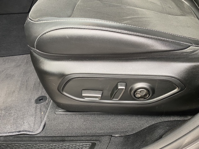 used 2022 Jeep Grand Cherokee L car, priced at $33,960