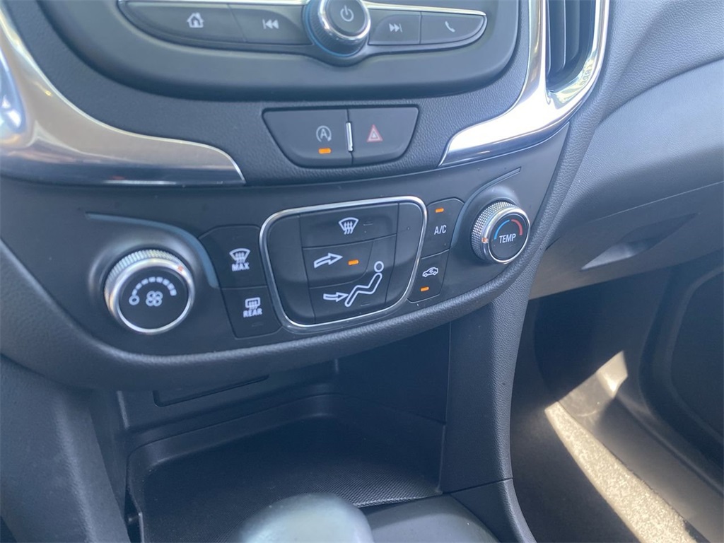 used 2022 Chevrolet Equinox car, priced at $17,491