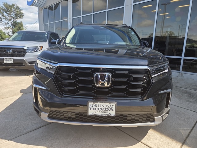 new 2025 Honda Pilot car, priced at $55,260
