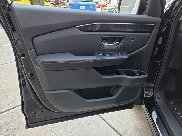 new 2025 Honda Pilot car, priced at $55,260