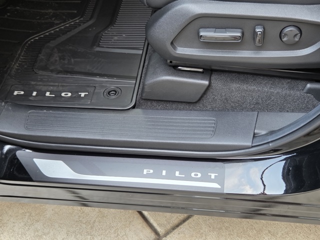 new 2025 Honda Pilot car, priced at $55,260
