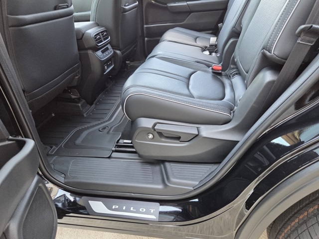 new 2025 Honda Pilot car, priced at $55,260