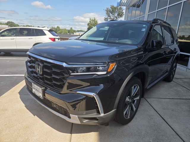 new 2025 Honda Pilot car, priced at $55,260