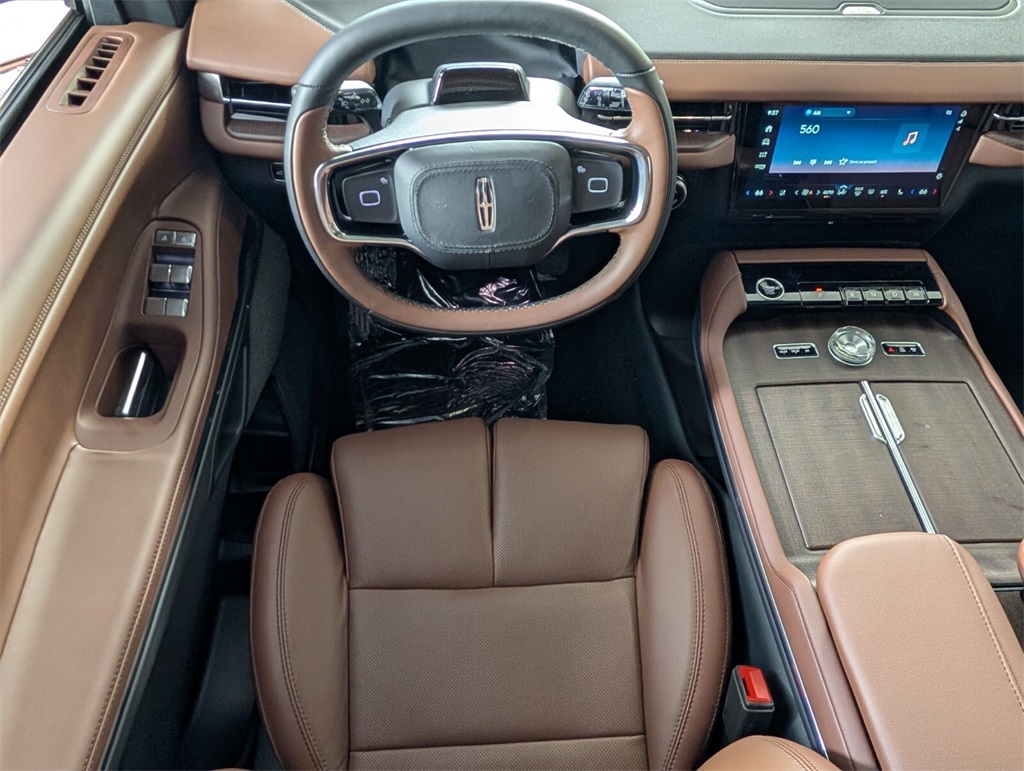 new 2025 Lincoln Navigator car, priced at $105,930