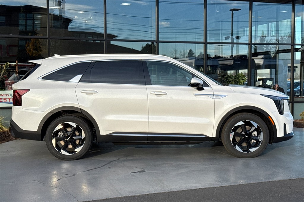 new 2026 Kia Sorento Hybrid car, priced at $44,895