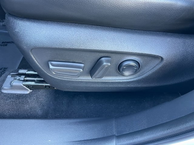 used 2022 Toyota Highlander Hybrid car, priced at $36,983