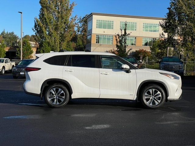 used 2022 Toyota Highlander Hybrid car, priced at $36,983