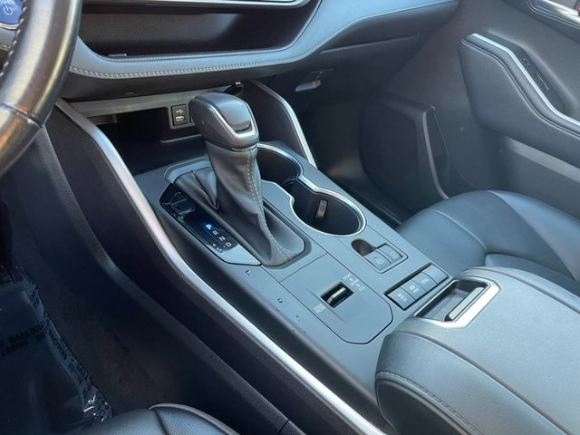 used 2022 Toyota Highlander Hybrid car, priced at $36,983