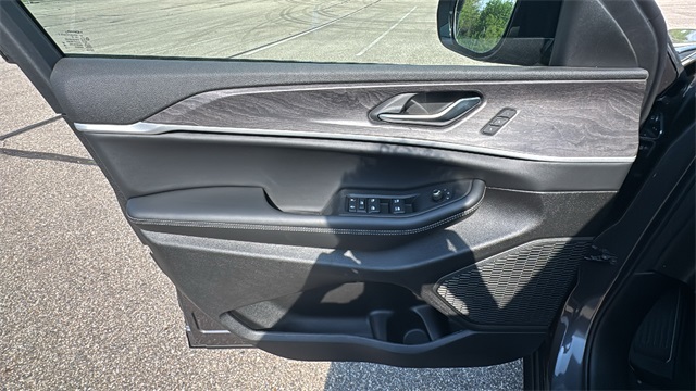 new 2025 Jeep Grand Cherokee L car, priced at $48,215