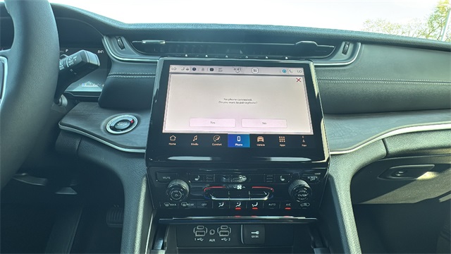 new 2025 Jeep Grand Cherokee L car, priced at $48,215