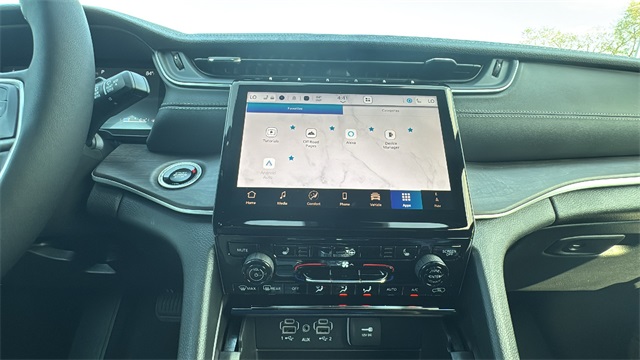 new 2025 Jeep Grand Cherokee L car, priced at $48,215
