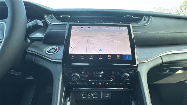 new 2025 Jeep Grand Cherokee L car, priced at $48,215