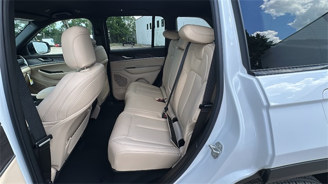 new 2025 Jeep Grand Cherokee car, priced at $45,381