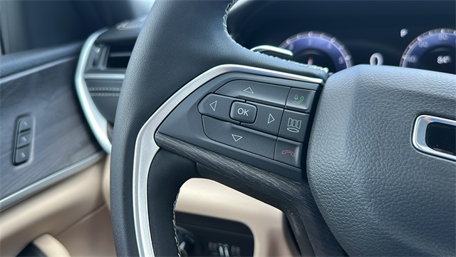 new 2025 Jeep Grand Cherokee car, priced at $45,381