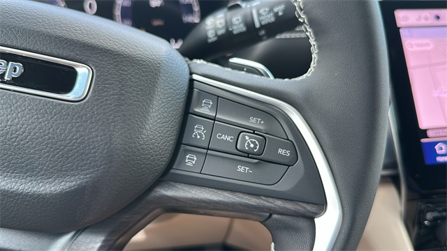 new 2025 Jeep Grand Cherokee car, priced at $45,381