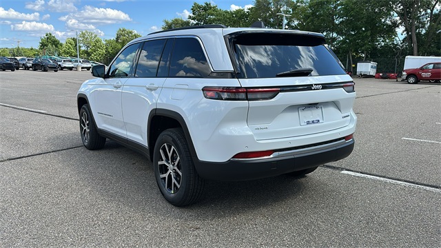 new 2025 Jeep Grand Cherokee car, priced at $45,381