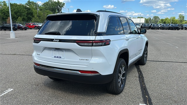 new 2025 Jeep Grand Cherokee car, priced at $45,381