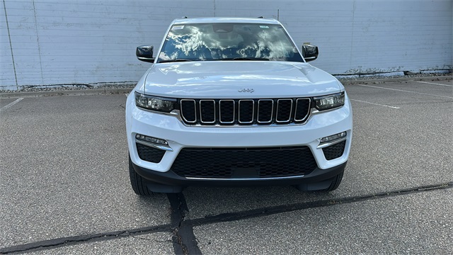 new 2025 Jeep Grand Cherokee car, priced at $45,381