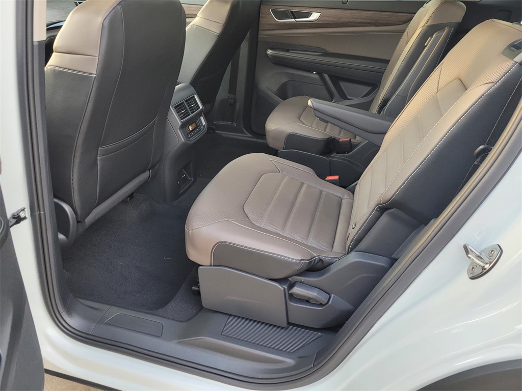 new 2026 Volkswagen Atlas car, priced at $53,276