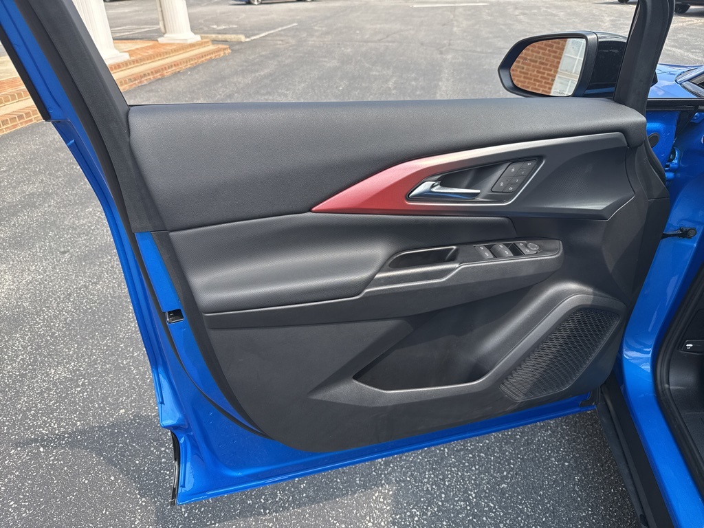 used 2025 Chevrolet Equinox EV car, priced at $33,900