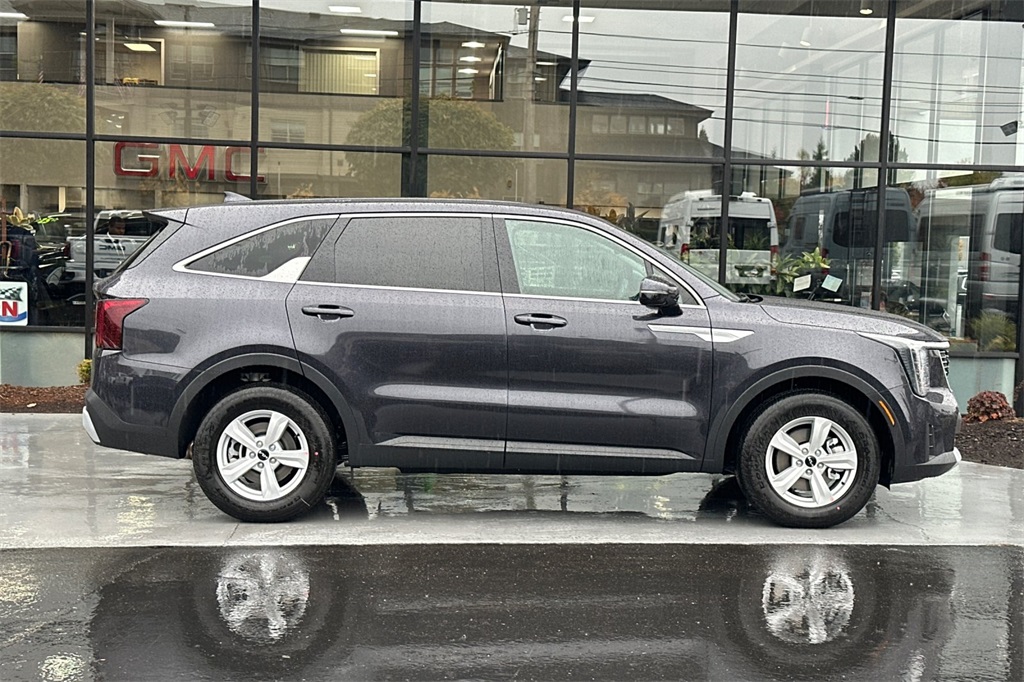 new 2026 Kia Sorento car, priced at $33,870