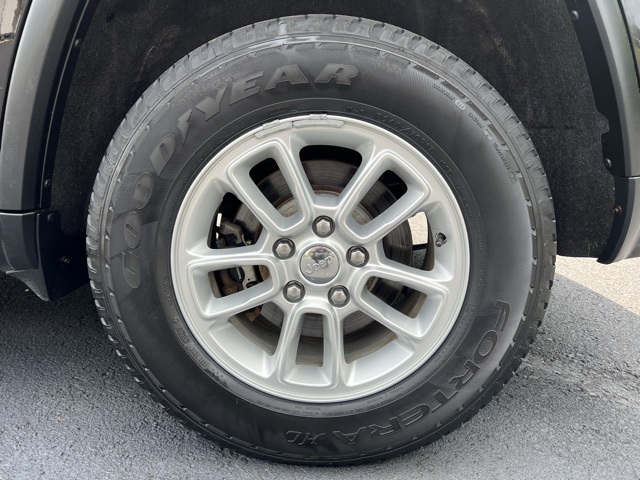 used 2018 Jeep Grand Cherokee car, priced at $16,500