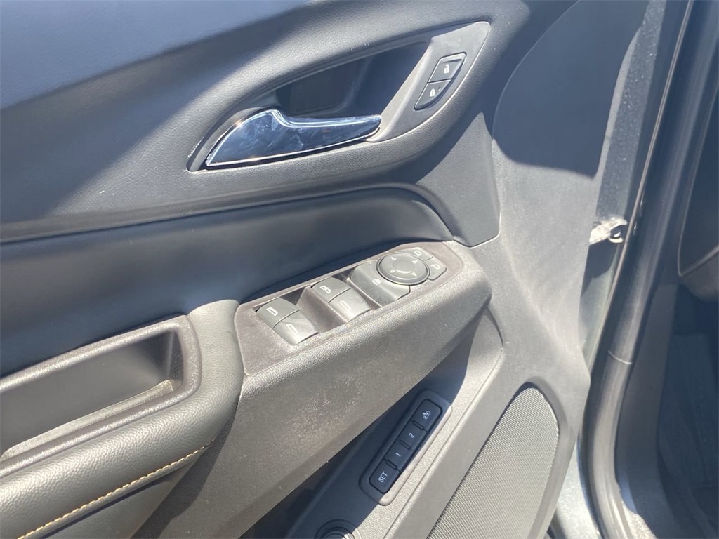 used 2021 Chevrolet Equinox car, priced at $22,491
