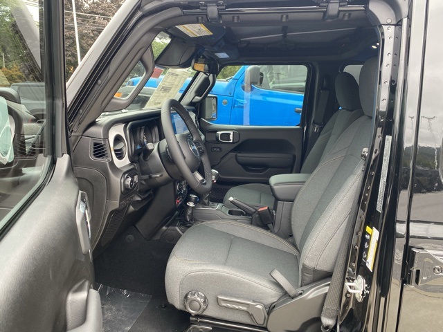 new 2025 Jeep Wrangler car, priced at $38,455