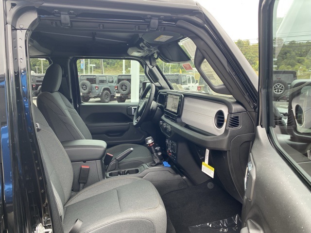 new 2025 Jeep Wrangler car, priced at $38,455