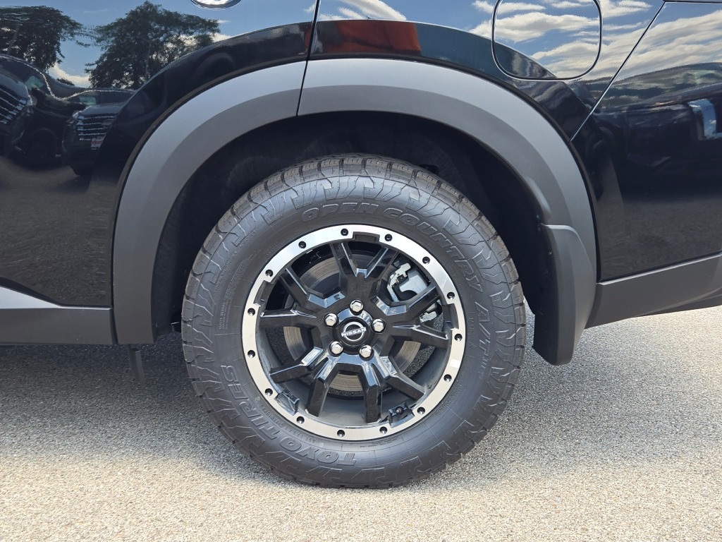 new 2025 Nissan Pathfinder car, priced at $46,595