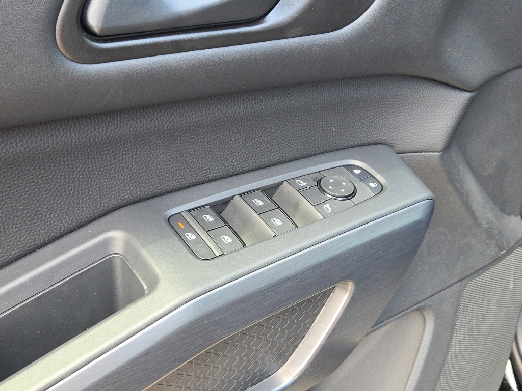 new 2025 Nissan Pathfinder car, priced at $46,595