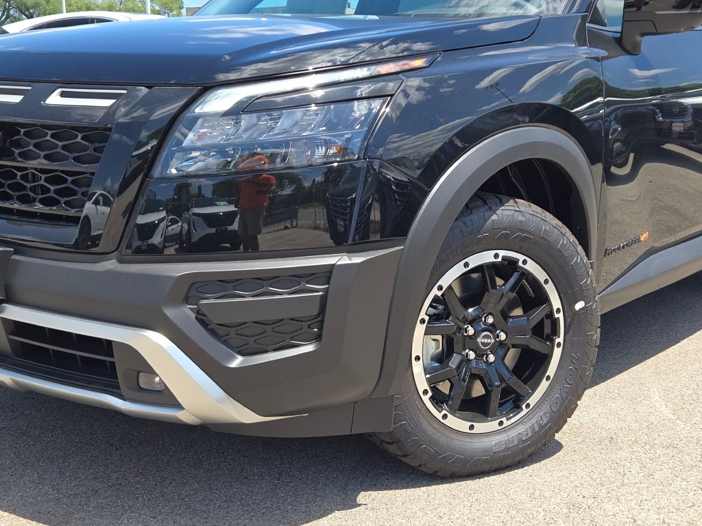 new 2025 Nissan Pathfinder car, priced at $46,595