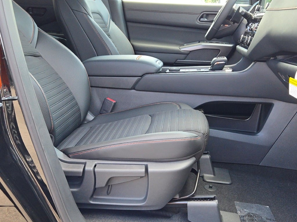 new 2025 Nissan Pathfinder car, priced at $46,595