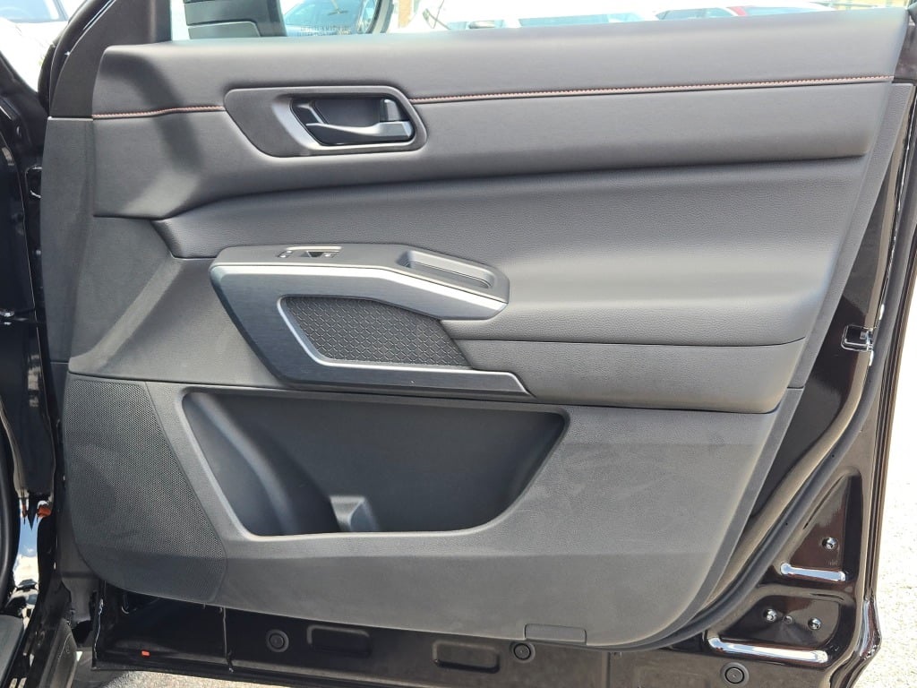 new 2025 Nissan Pathfinder car, priced at $46,595