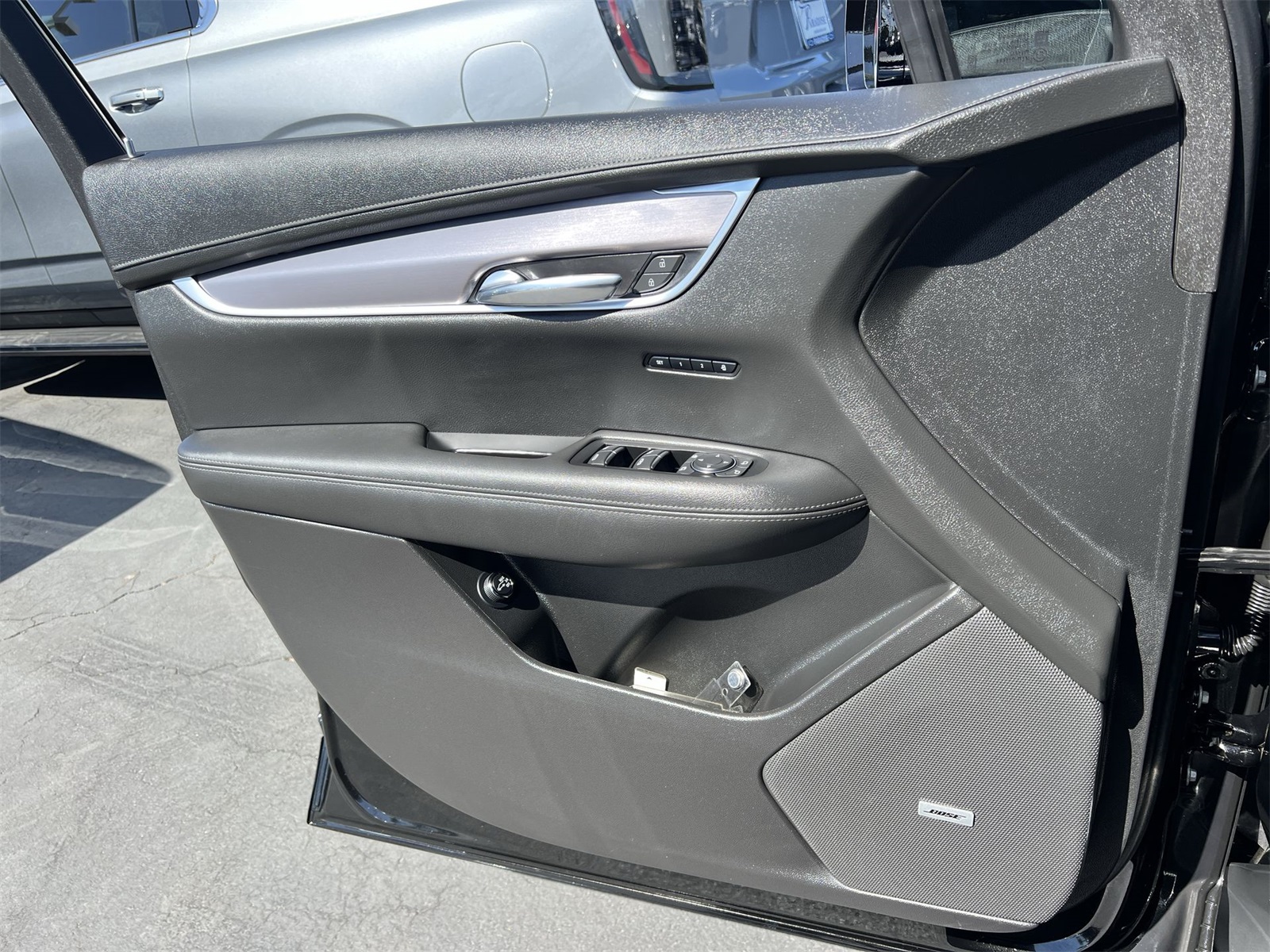 used 2025 Cadillac XT6 car, priced at $47,491