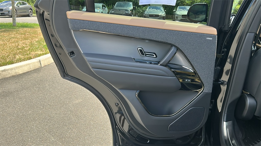new 2025 Land Rover Range Rover Sport car, priced at $117,260