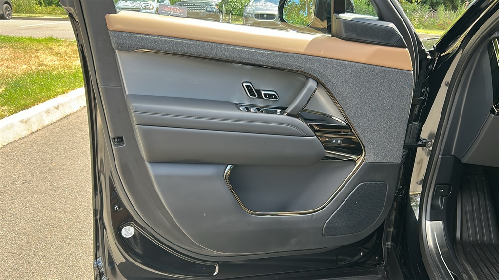 new 2025 Land Rover Range Rover Sport car, priced at $117,260