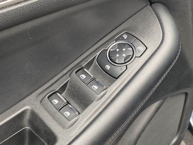 used 2023 Ford Edge car, priced at $22,002