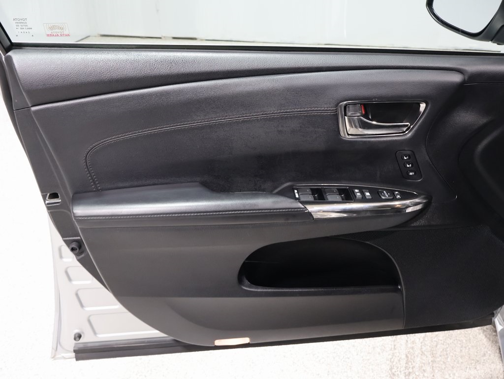 used 2015 Toyota Avalon Hybrid car, priced at $19,350