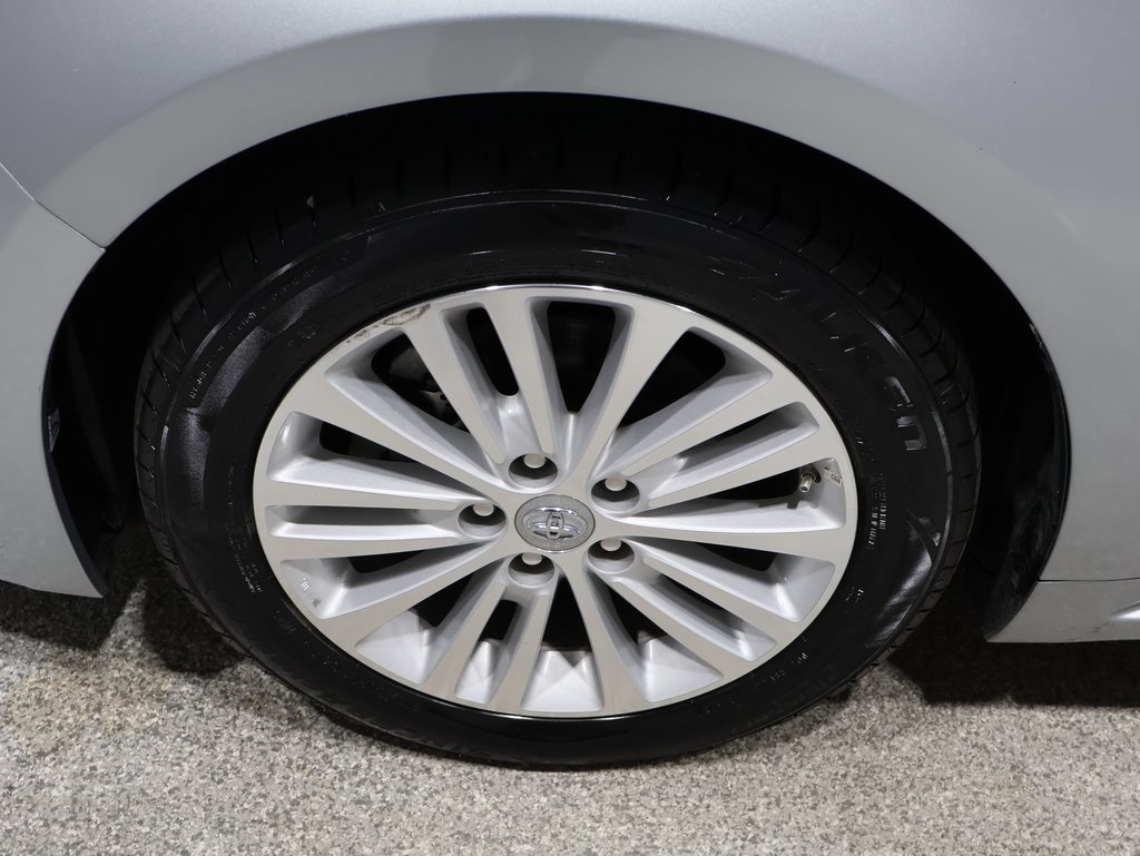 used 2015 Toyota Avalon Hybrid car, priced at $19,350