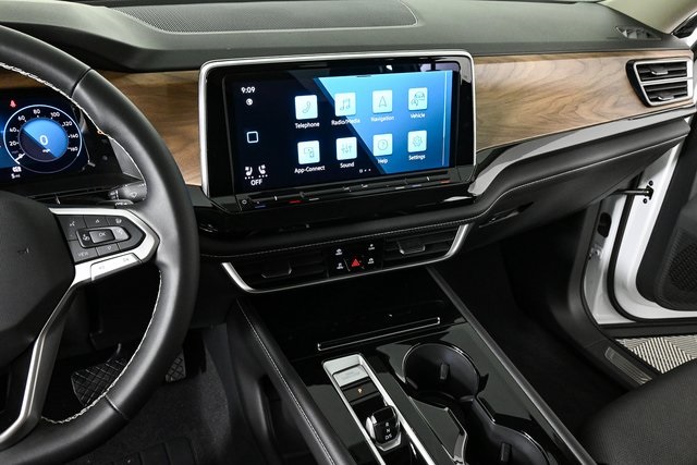 new 2026 Volkswagen Atlas car, priced at $50,402