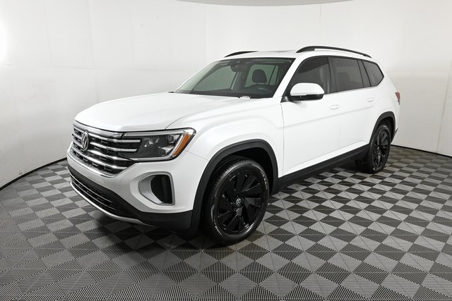 new 2026 Volkswagen Atlas car, priced at $50,402